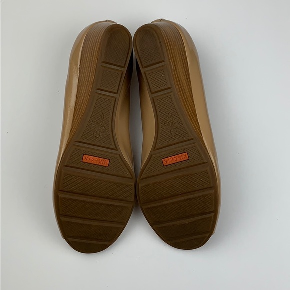 Cole Haan Nude Patent Leather Sadie Wedge 9.5B - Picture 6 of 8